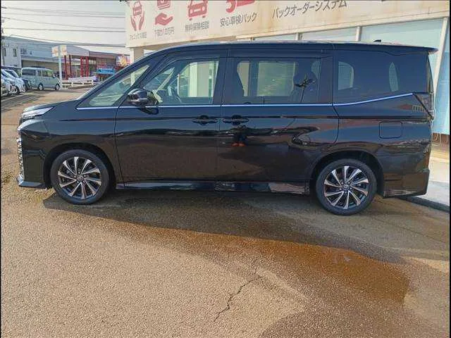 Toyota Voxy S-Z 2023 — миниатюра 3