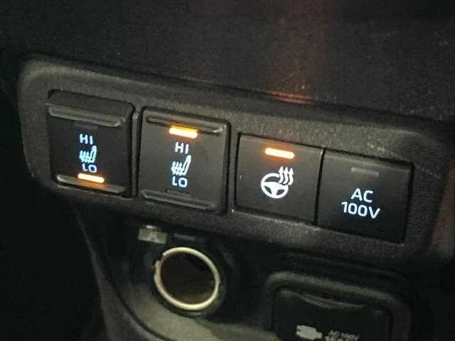 Toyota Sienta 2022 — миниатюра 3