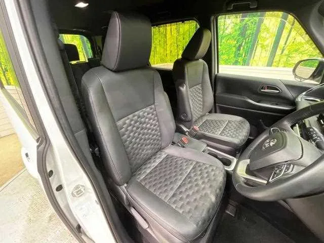 Toyota Voxy 2023 — миниатюра 5