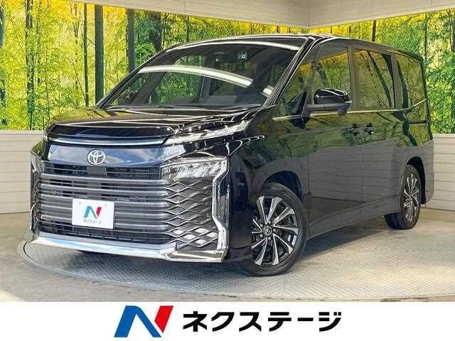 Toyota Voxy 2022 — фото 1, купить с доставкой в Москву