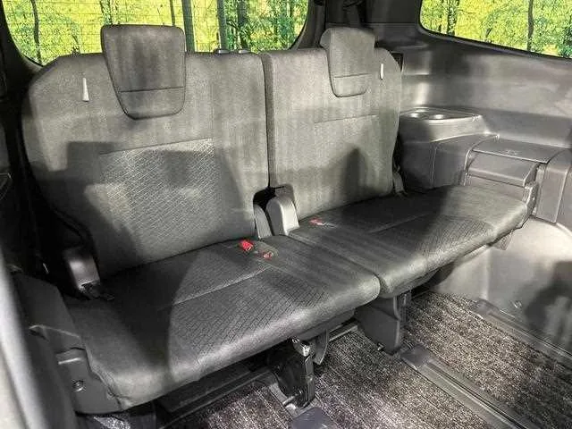 Toyota Noah 2022 — миниатюра 4