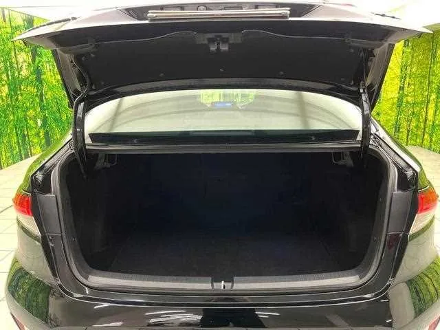 Toyota Corolla Sedan 2023 — миниатюра 4