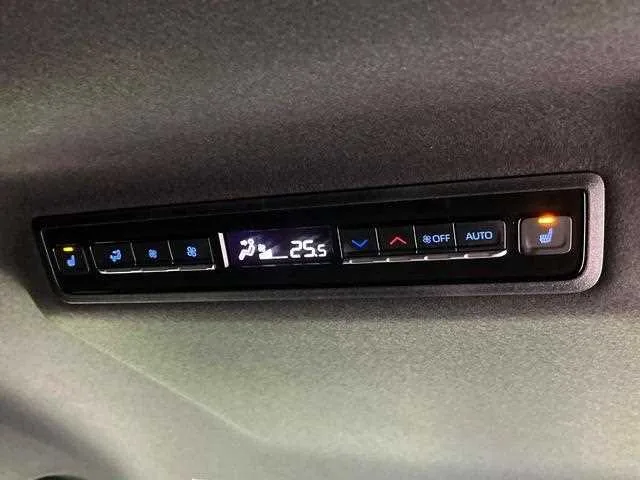 Toyota Voxy 2024 — миниатюра 3