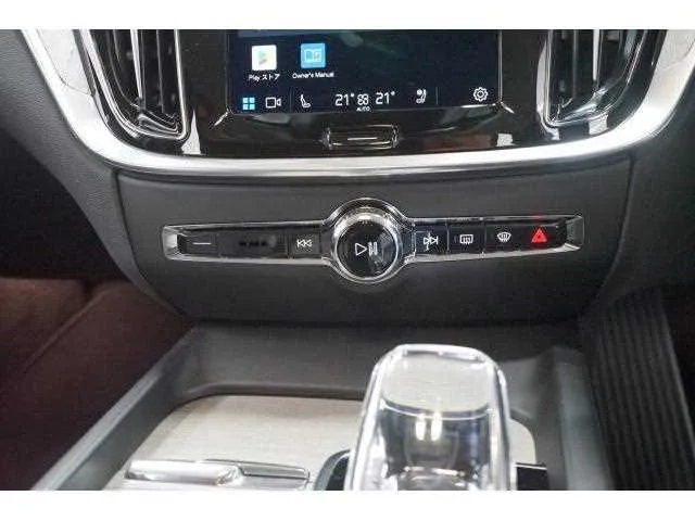Volvo V60 2023 — миниатюра 3