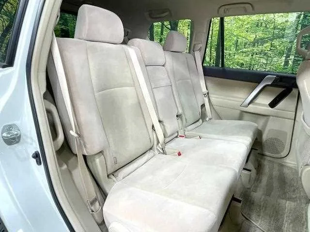 Toyota Land Cruiser Prado 2023 — миниатюра 3