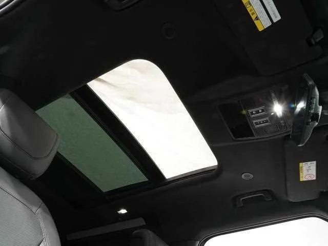 Land Rover Defender 2024 — миниатюра 2