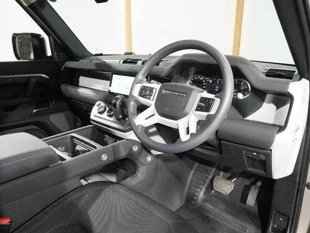 Land Rover Defender 2023 — миниатюра 5