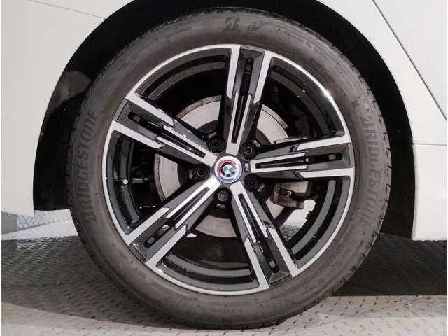BMW 3 Series 2022 — миниатюра 5
