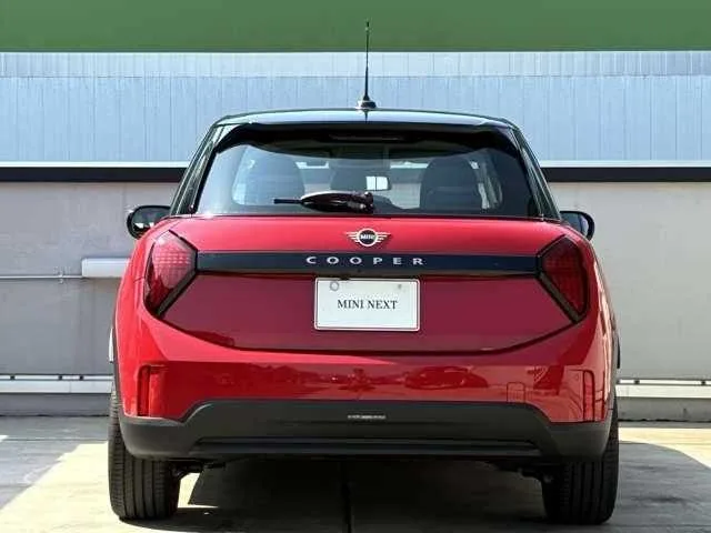 BMW MINI 2025 — миниатюра 2