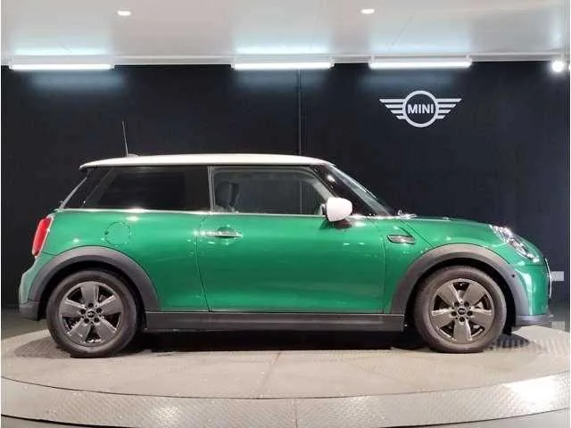 BMW MINI 2023 — миниатюра 5