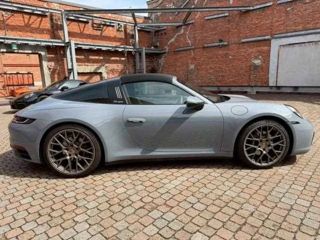 Porsche 911 2023 — миниатюра 4