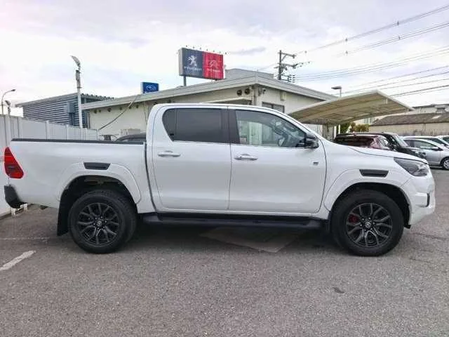 Toyota Hilux 2024 — миниатюра 4