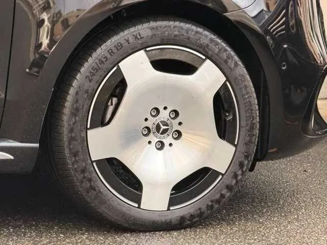 Mercedes-Benz V-Class 2025 — миниатюра 3