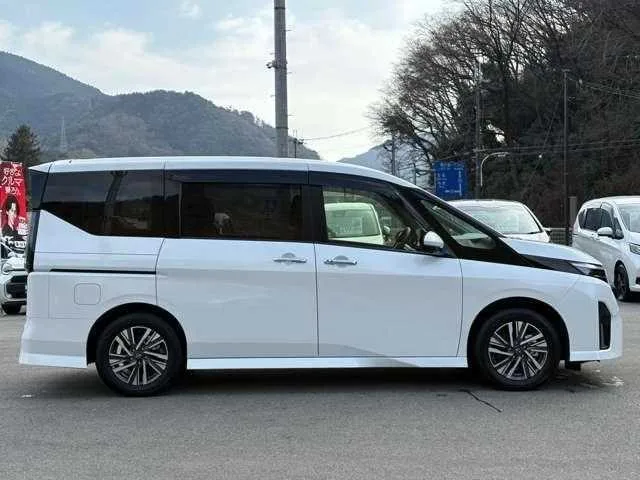 Nissan Serena 2025 — миниатюра 5