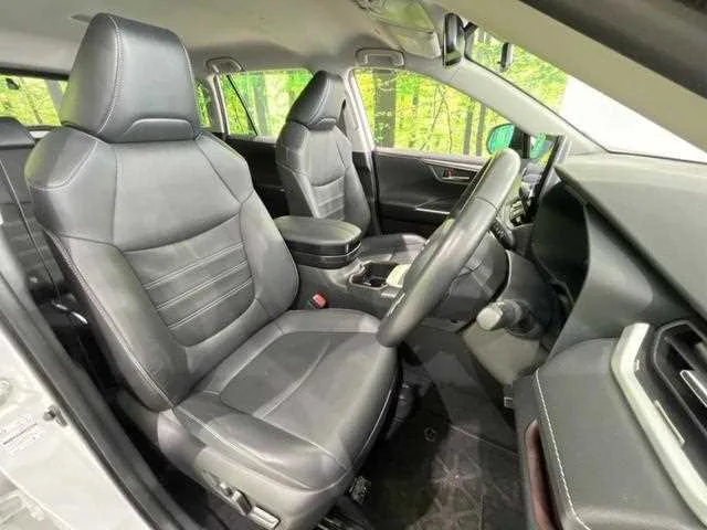 Toyota RAV4 2023 — миниатюра 3