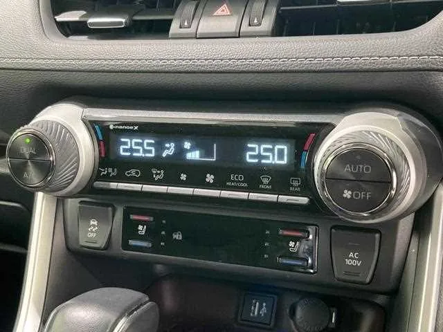 Toyota RAV4 2023 — миниатюра 5