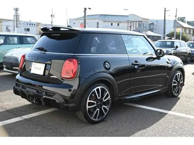 BMW MINI 2022 — миниатюра 2