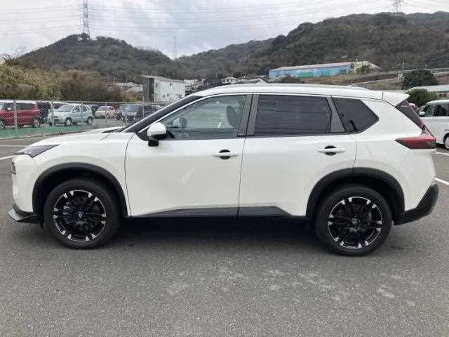 Nissan X-Trail 2022 — миниатюра 2