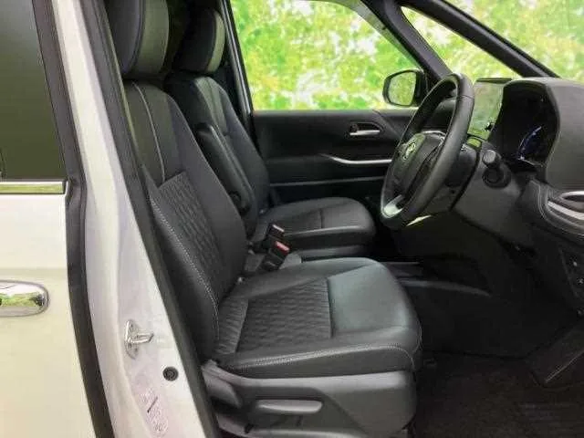 Toyota NOAH 2023 — миниатюра 2