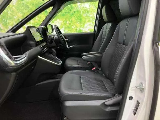 Toyota NOAH 2023 — миниатюра 5