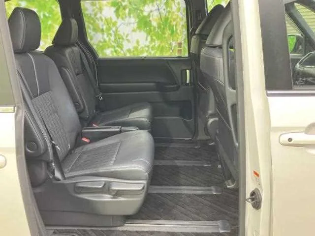 Toyota NOAH 2023 — миниатюра 2