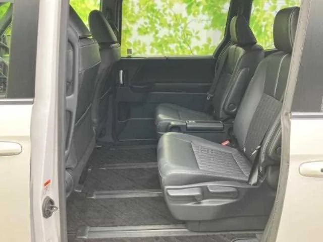 Toyota NOAH 2023 — миниатюра 5