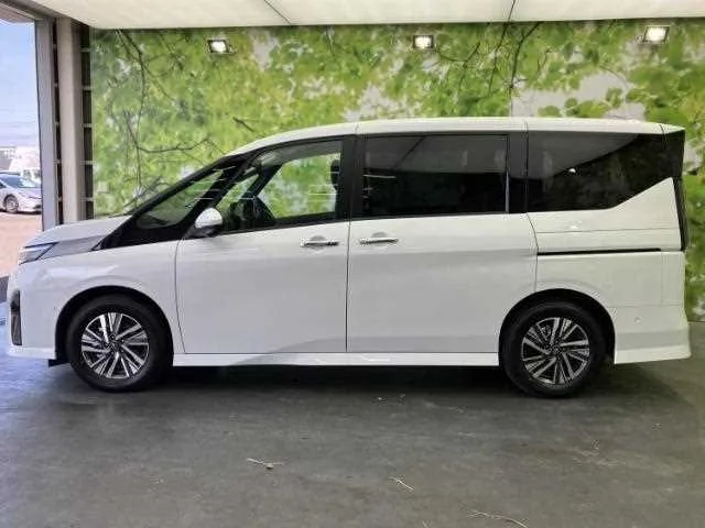 Nissan Serena 2024 — миниатюра 2