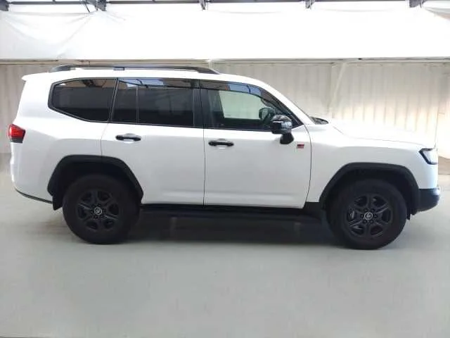 Toyota Land Cruiser GR SPORT 2023 — миниатюра 2