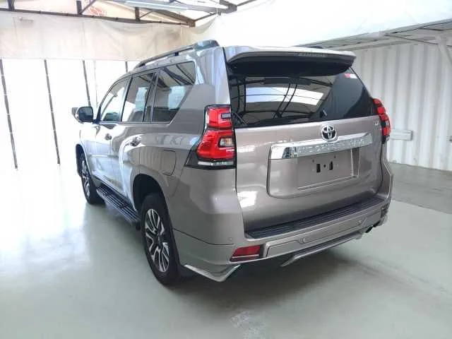 Toyota Land Cruiser Prado TX L PACKAGE 2023 — миниатюра 5