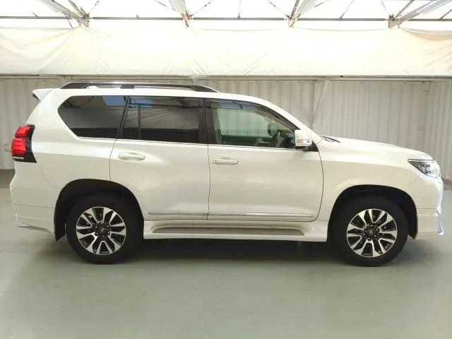 Toyota Land Cruiser Prado TX L PACKAGE 2022 — миниатюра 2