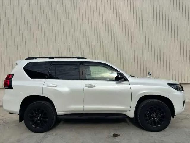 Toyota Land Cruiser Prado 2023 — миниатюра 3