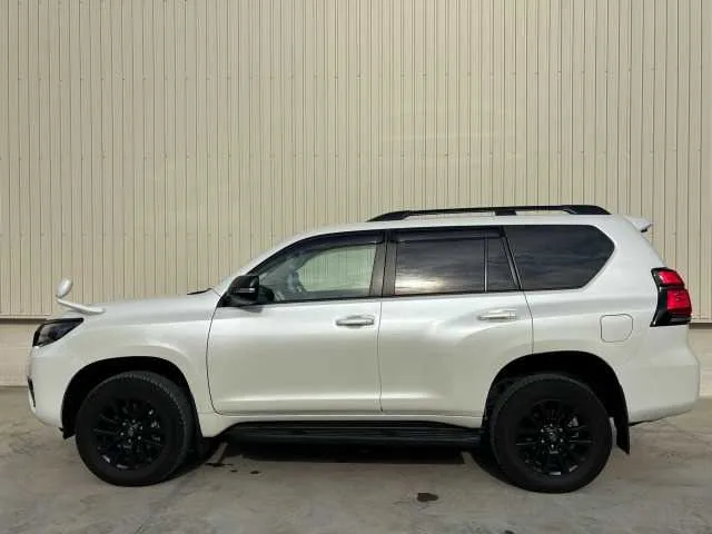 Toyota Land Cruiser Prado 2023 — миниатюра 4