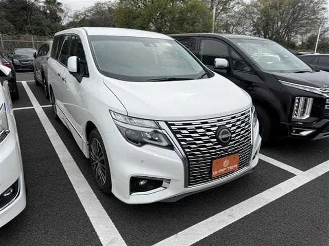 Nissan Elgrand 2024 — фото 1, купить с доставкой в Москву