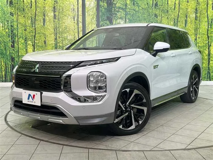 Mitsubishi OUTLANDER PHEV 2022 — фото 1, купить с доставкой в Москву