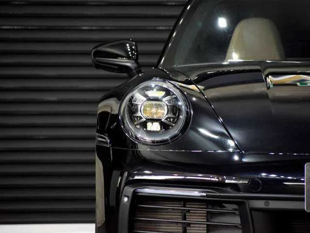 Porsche 911 2022 — миниатюра 4