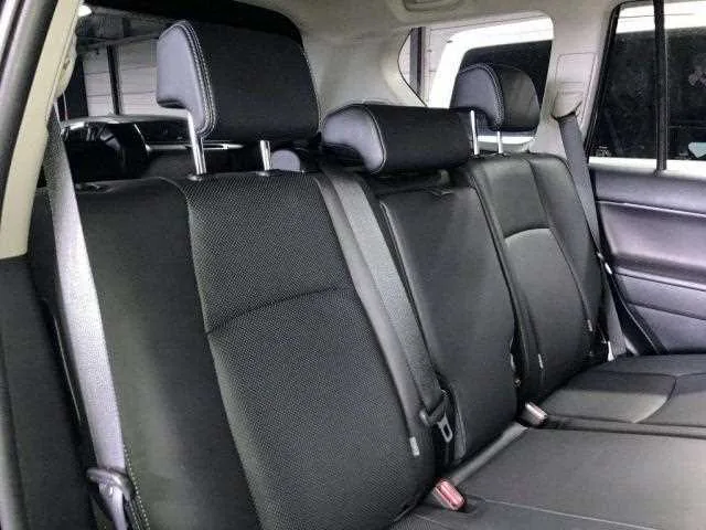 Toyota Land Cruiser Prado 2022 — миниатюра 2