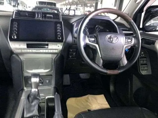 Toyota Land Cruiser Prado 2022 — миниатюра 3