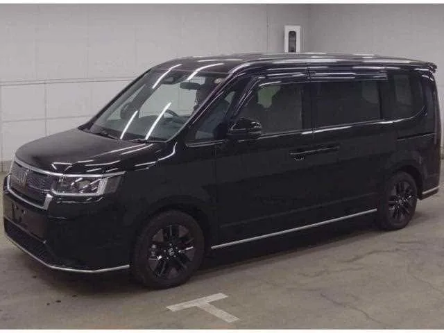 Honda Step WGN 2022 — фото 1, купить с доставкой в Москву