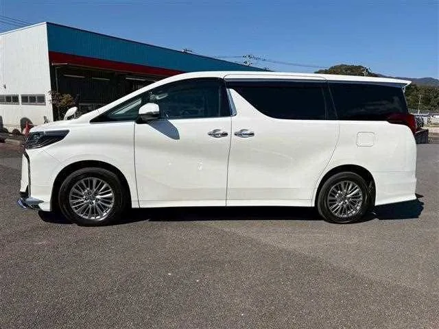 Toyota Alphard Hybrid 2022 — миниатюра 3