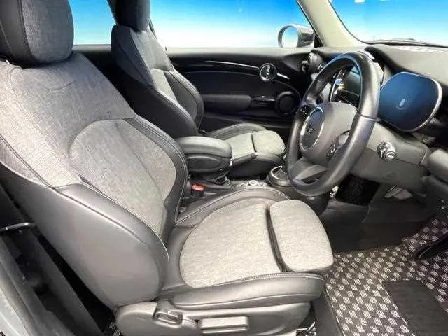 BMW MINI 2022 — миниатюра 3