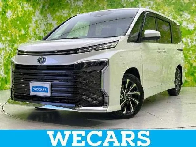 Toyota Voxy 2024 — фото 1, купить с доставкой в Москву