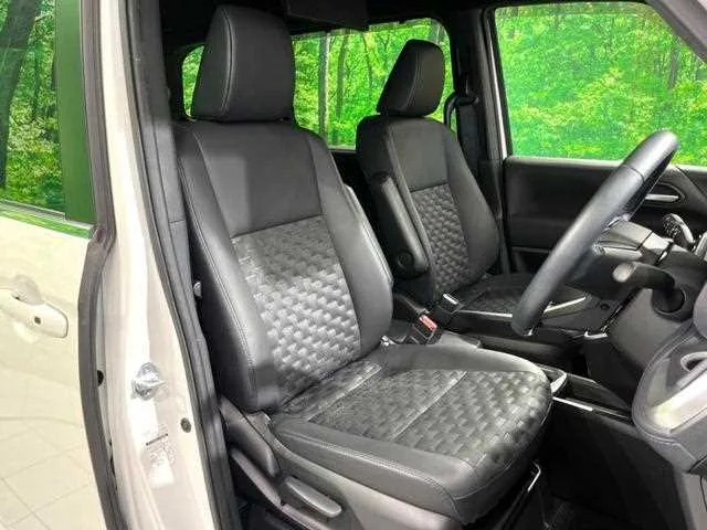 Toyota Voxy 2022 — миниатюра 4