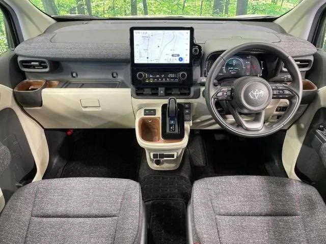Toyota Sienta 2024 — миниатюра 2