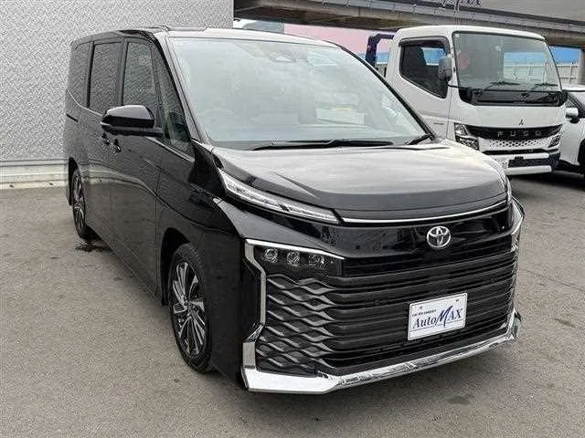 Toyota Voxy 2024 — миниатюра 3