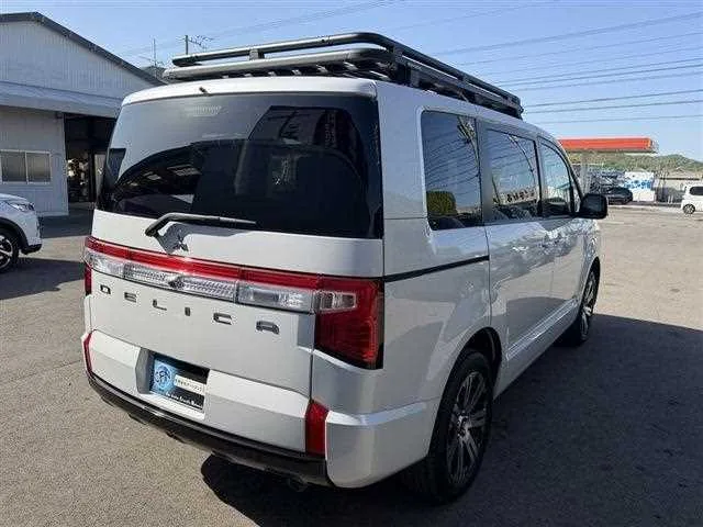 Mitsubishi Delica D:5 2024 — миниатюра 2