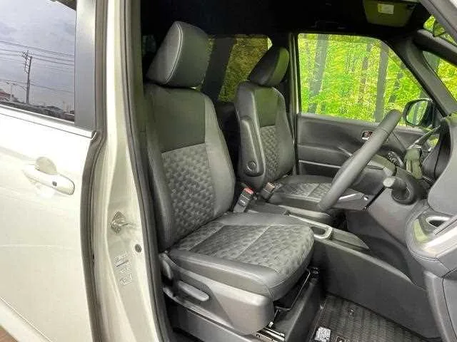 Toyota Voxy 2024 — миниатюра 5