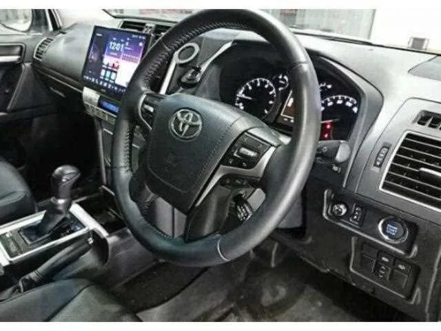 Toyota Land Cruiser Prado 2023 — миниатюра 3
