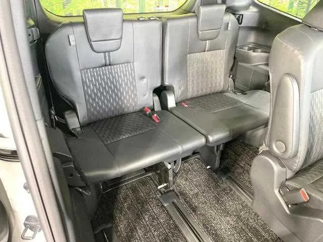 Toyota Noah 2022 — миниатюра 4