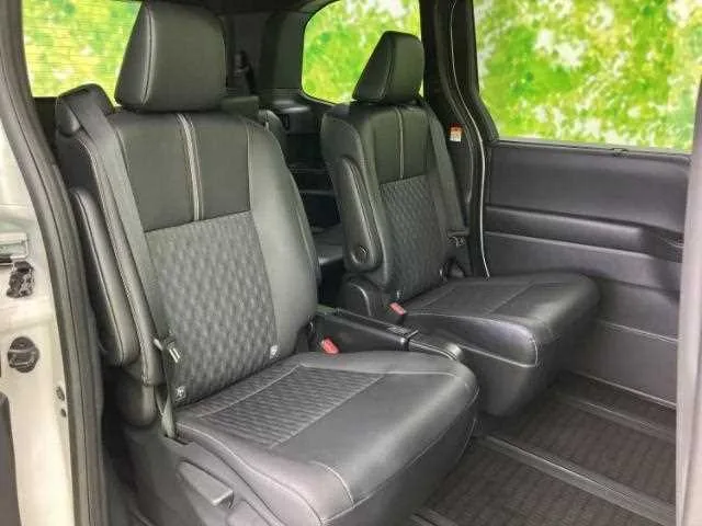 Toyota NOAH 2024 — миниатюра 2