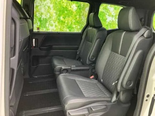 Toyota NOAH 2024 — миниатюра 5
